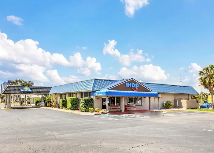 Days Inn By Wyndham Kennedy Space Center