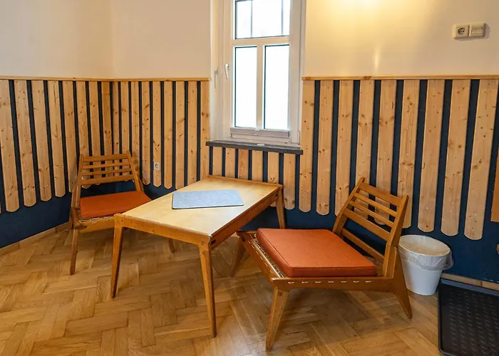 Zur Neuenburg