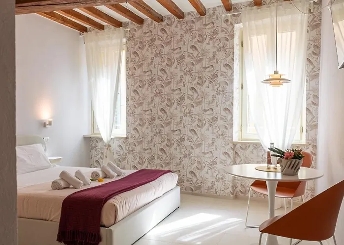 Glam Parma