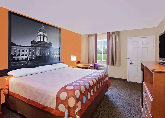 Super 8 By Wyndham Siloam Springs