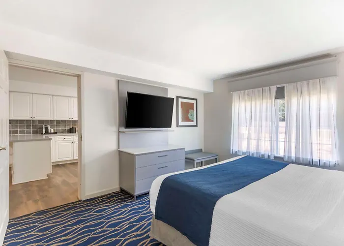 Best Western Plus Lake Lanier Gainesville Hotel & Suites Oakwood