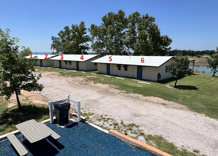 Oasis Lake Buchanan
