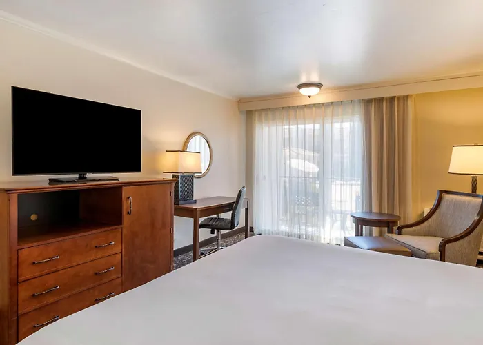 Best Western Plus Royal Oak Hotel