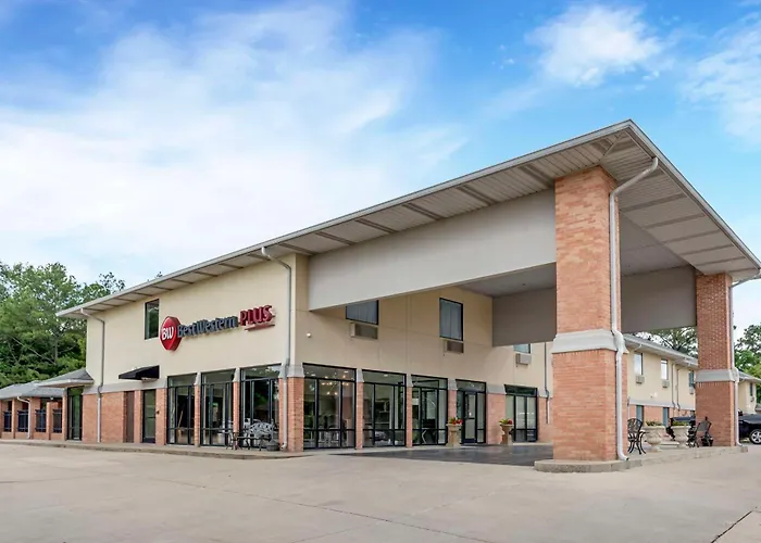 Best Western Plus Two Rivers Hotel & Suites