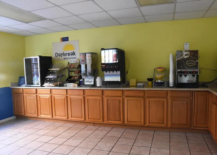 Days Inn By Wyndham Madisonville