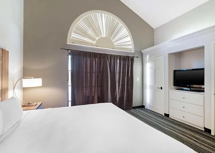 Best Western Posada Royale Hotel & Suites Simi Valley