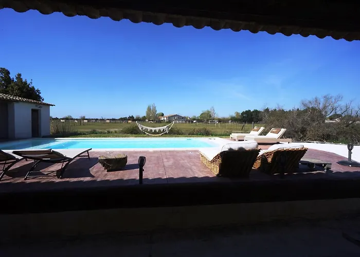 Mas Lou Caloun - Chambre d'Hôte face à la piscine en Camargue - Les Saintes Maries de la Mer