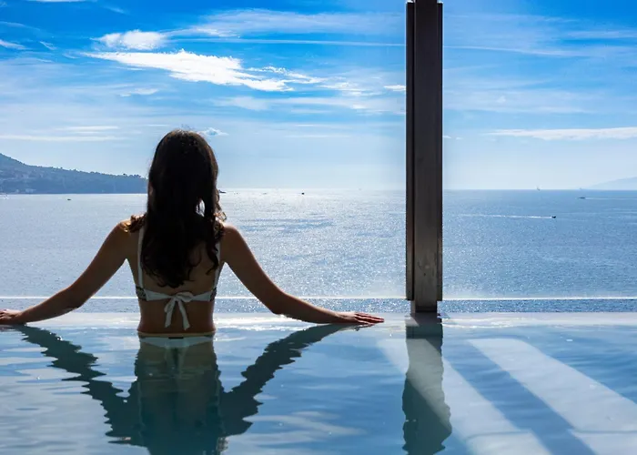 Hotel Laqua By The Sea Meta