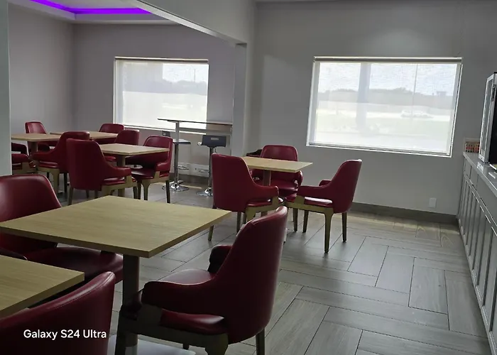 Comfort Inn & Suites Mason City - Clear Lake