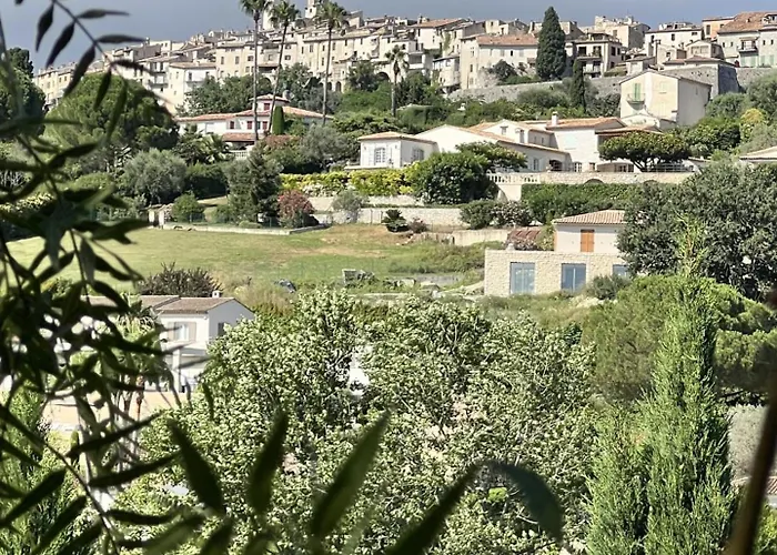 Le Mas des Amandiers