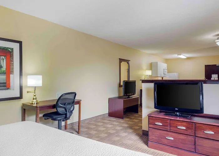 Elmhurst Dog Friendly Hotels