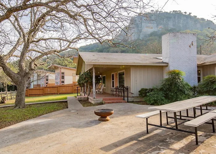 Seven Bluff Cabins