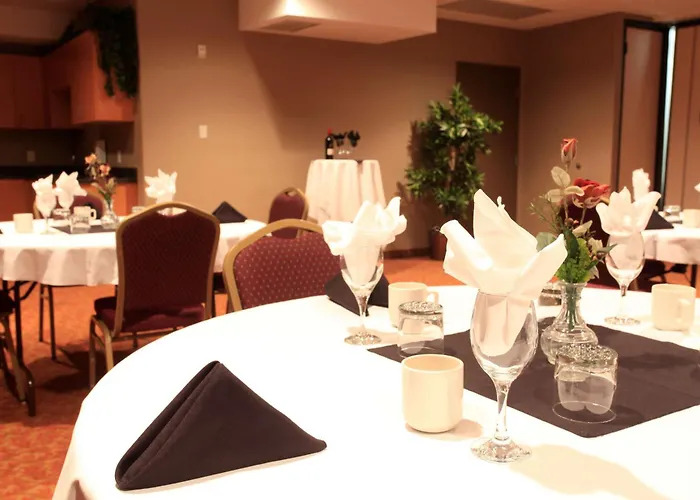 Coast Grimshaw Hotel & Suites
