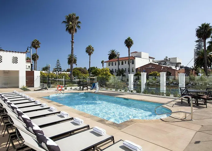 Moxy Santa Barbara