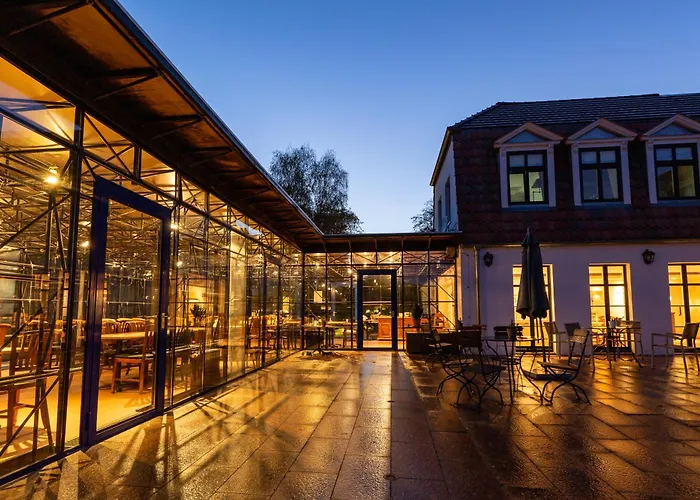 Gut Sarnow - Hotel, Restaurant und Reitanlage Schorfheide