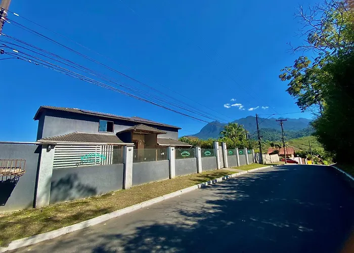 Penedo House Pousada