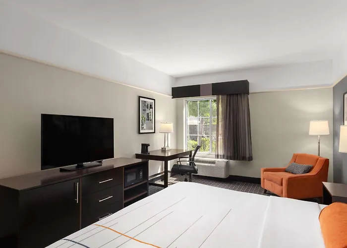 La Quinta By Wyndham Santa Clarita - Valencia