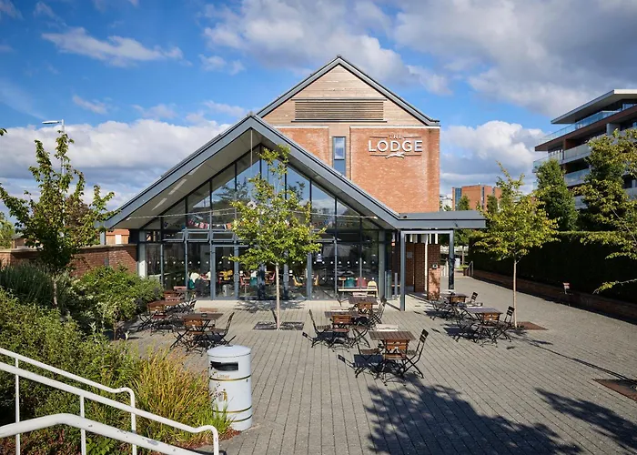 Newbury (Berkshire) Dog Friendly Hotels