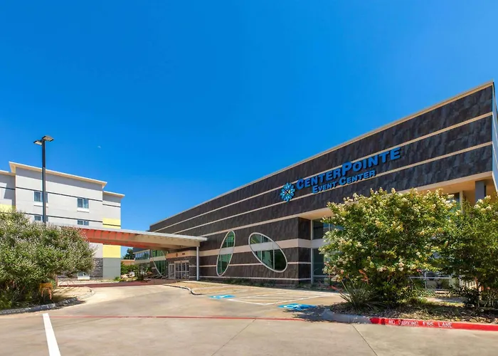 Days Inn & Suites By Wyndham Lubbock Medical Center