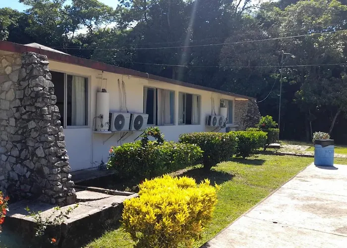 Hotel Los Leones