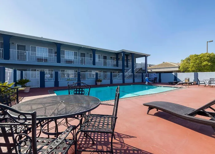 Best Western Orange Plaza