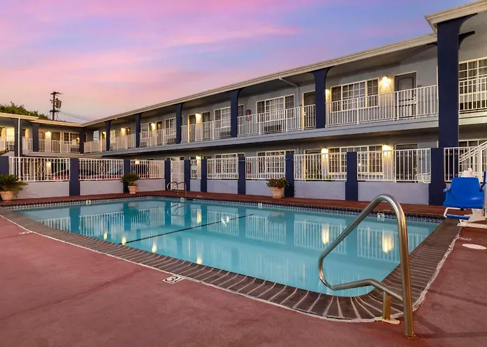 Best Western Orange Plaza
