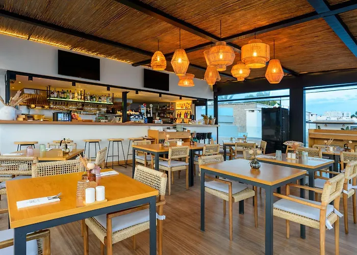 Hotel Cenit & Apts Sol Y Viento Ibiza Town