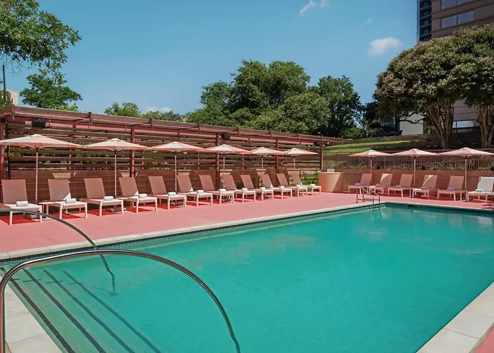 Downright Austin, A Renaissance Hotel