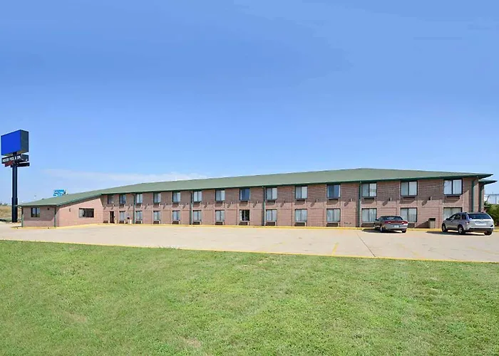 Days Inn By Wyndham Ozark Springfield
