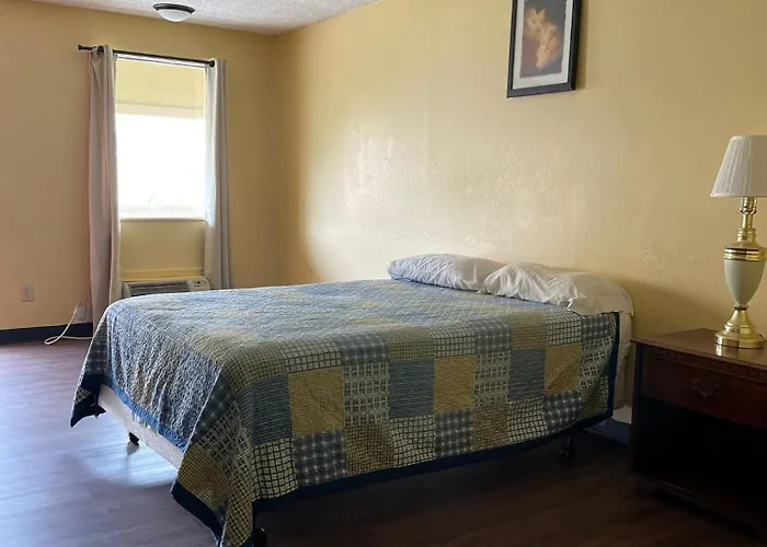 Deluxe Inn