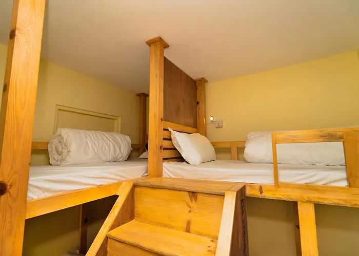 Hotel Aashraya Home