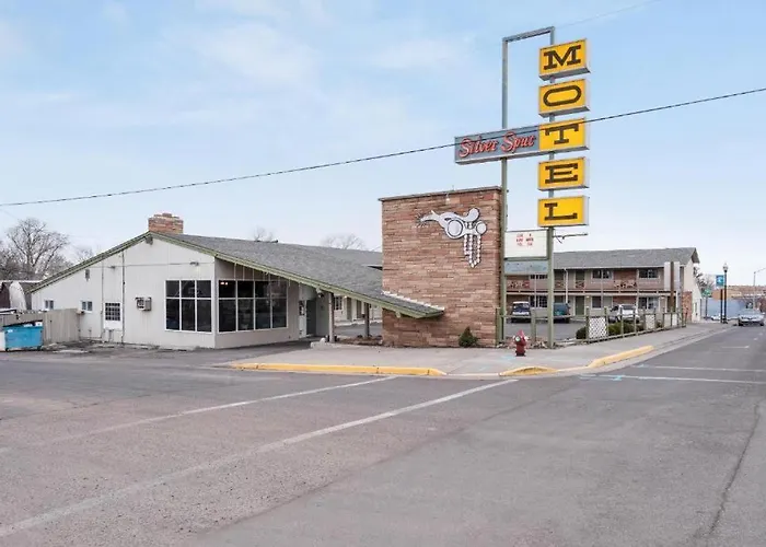 Silver Spur Motel