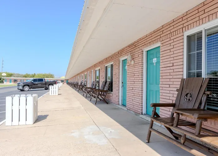 Shark Reef Resort Motel & Cottages