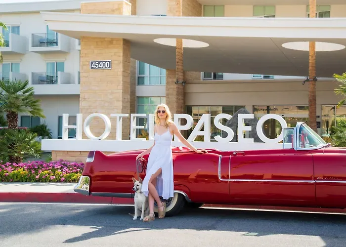 Paseo, Autograph Collection