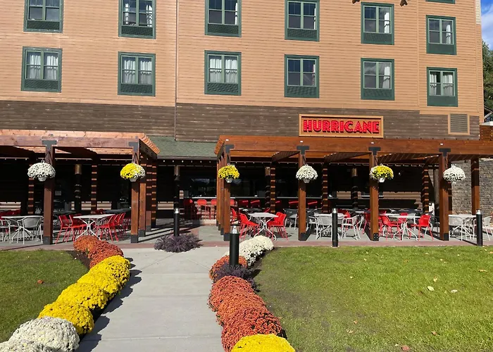 Six Flags Great Escape Lodge & Indoor Waterpark