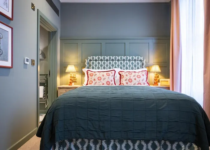 The Coat And Bear - A Heartwood Inn