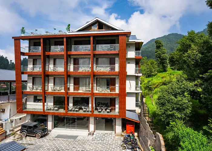 Alt Life Luxe - Himalayan Crown - Upper Bhagsu Mcleodganj