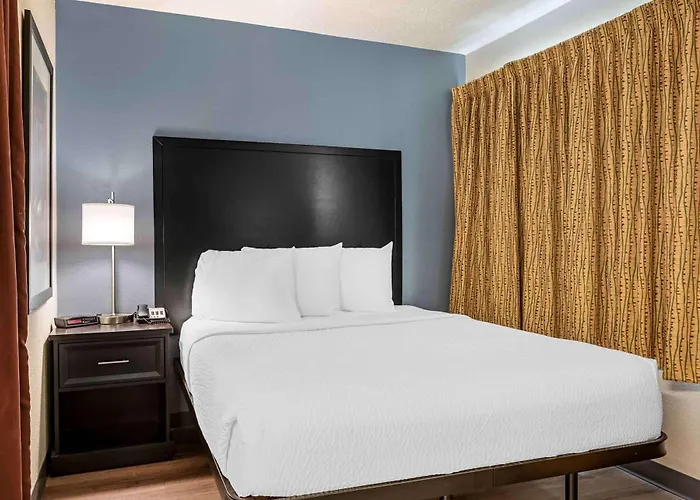 Extended Stay America Suites - Cincinnati - Blue Ash - Reed Hartman