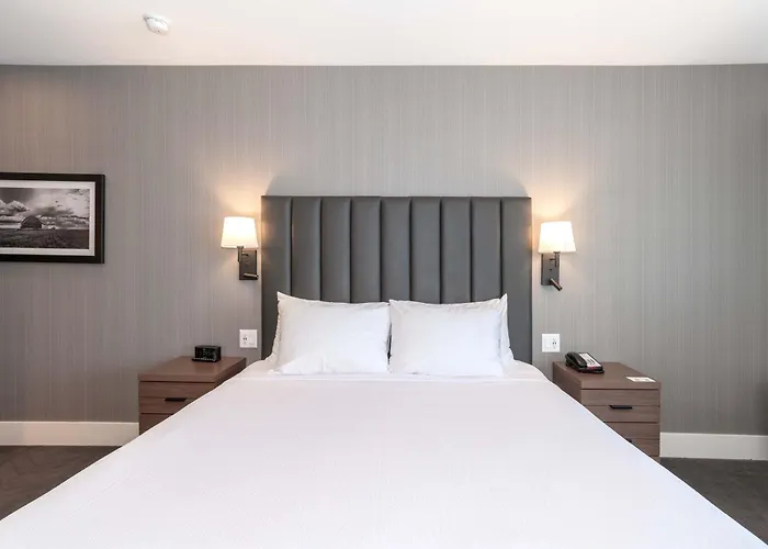 Sandman Signature Saskatoon South Hotel