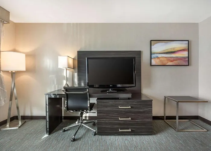 Best Western Plus North Inn & Suites