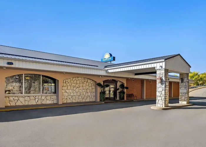 Days Inn By Wyndham Dubuque