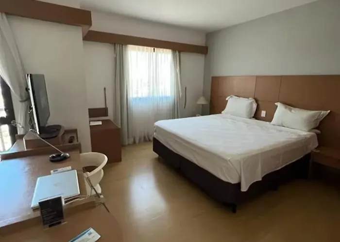 Flat 604 Araucaria Plaza