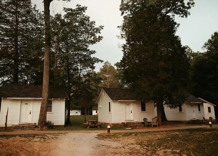 Mammoth Cave Lodge And Cabins