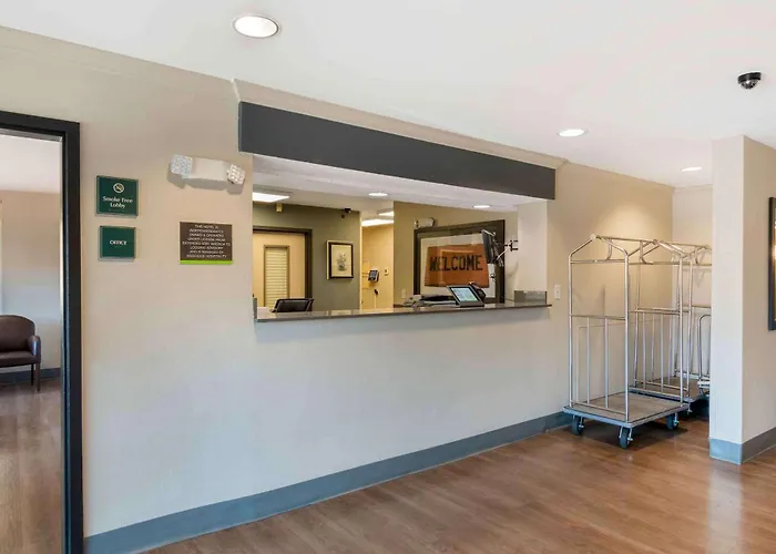 Extended Stay America Suites - Kansas City - Country Club Plaza