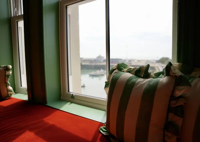 The London & Paris Hotel