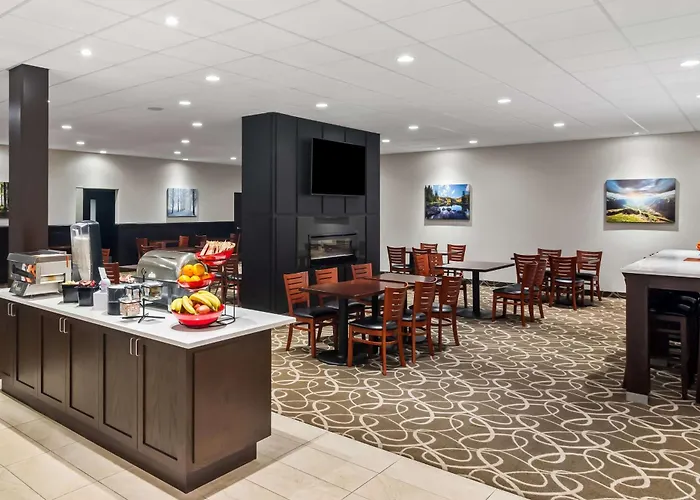 Best Western Plus Pitt Meadows Inn & Suites
