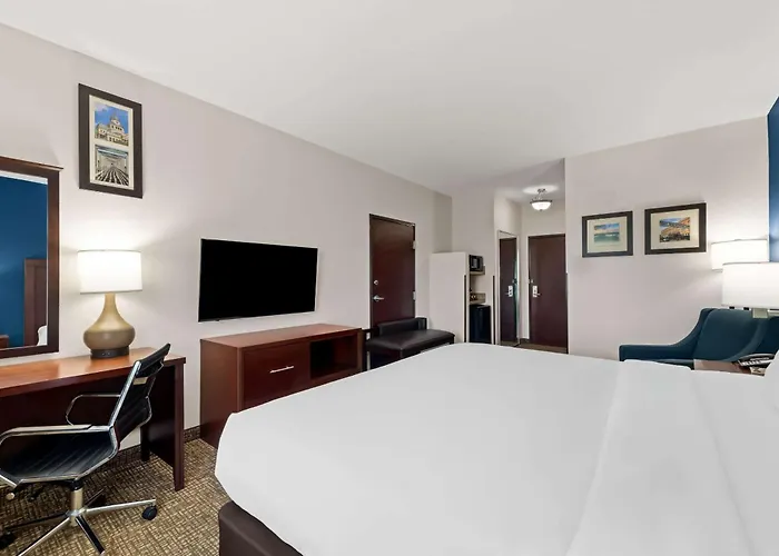 Comfort Inn & Suites Near Lake Lewisville