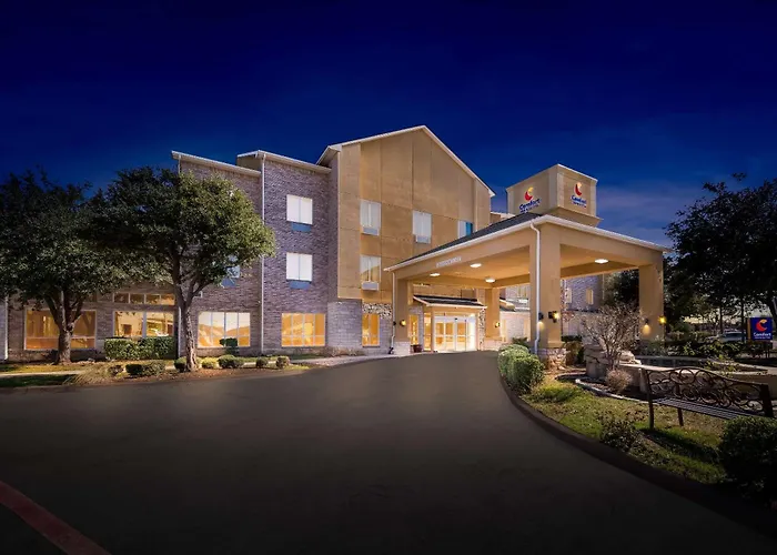 Comfort Inn & Suites Near Lake Lewisville