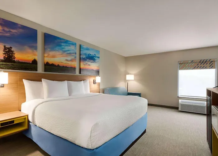 Days Inn By Wyndham Hillsboro