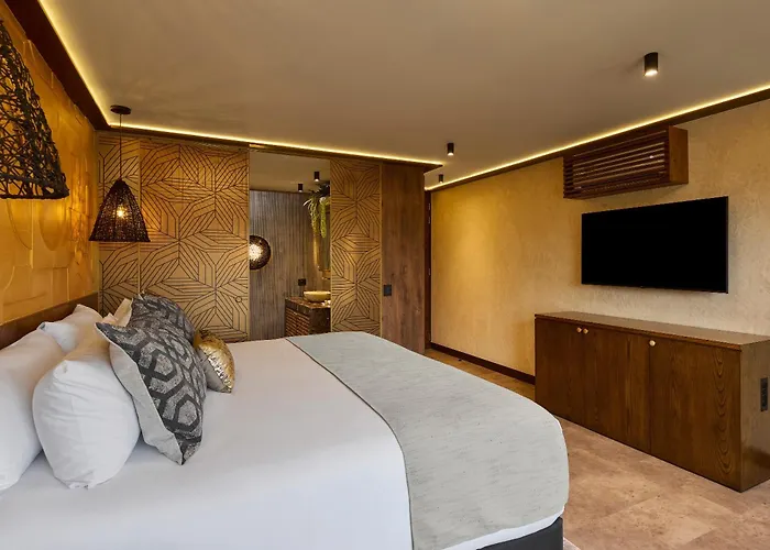 Golden Valley Hotel